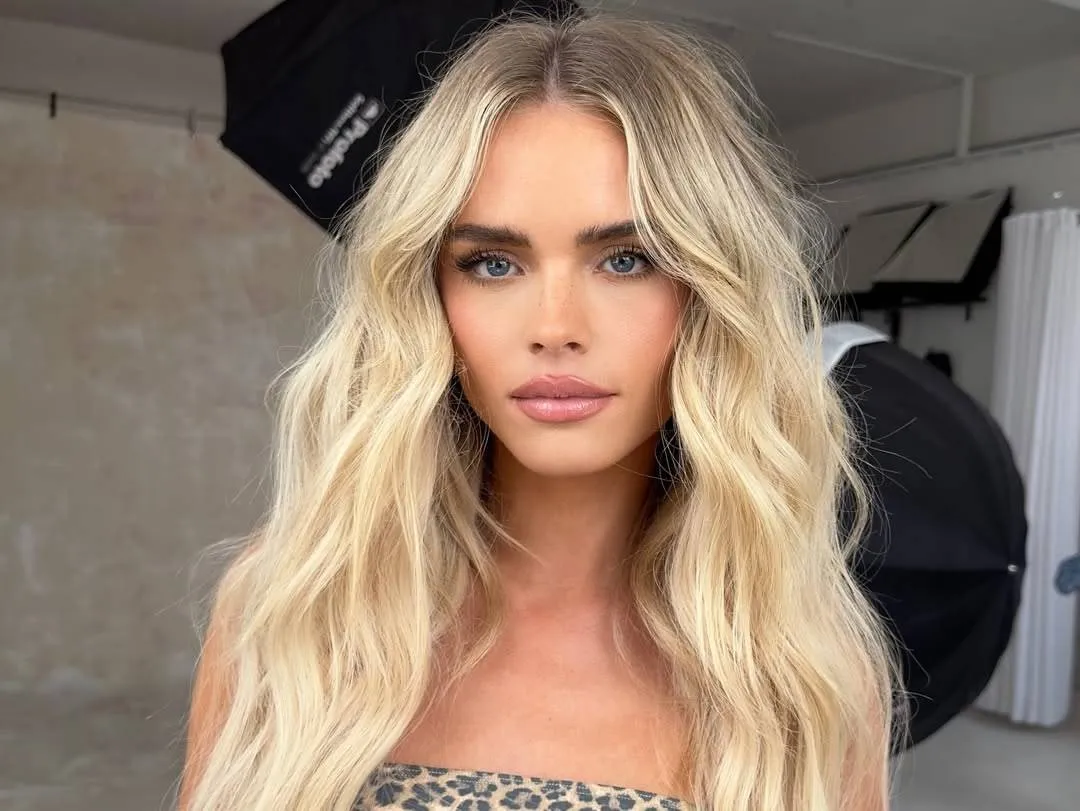 Adembenemende Hollie Ford laat ons snakken naar meer