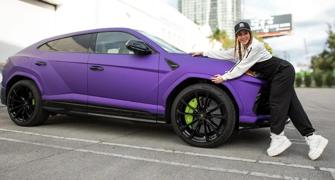 Shakira’s geschenk: gratis Lamborghini , torenhoge rekeningen