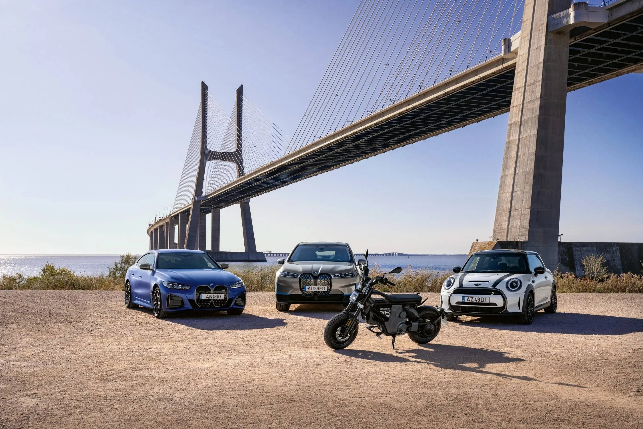 P90512758_lowRes_bmw-i4-m50-bmw-ix-xd