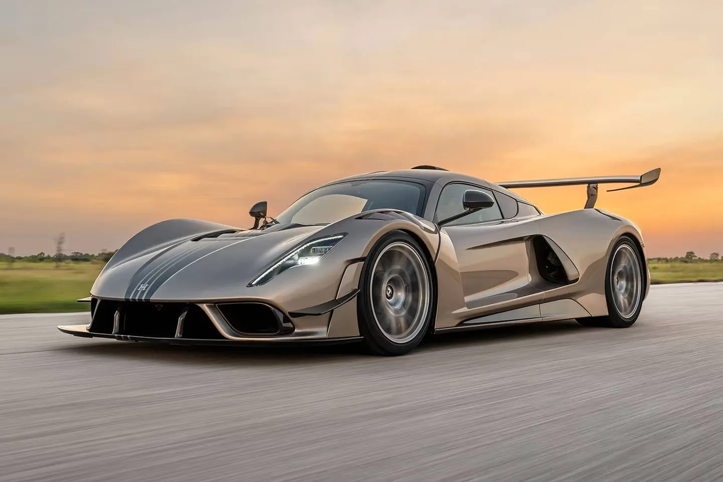 https___hypebeast.com_image_2025_08_21_hennessey-manual-venom-f5-monterey-car-week-release-info-001
