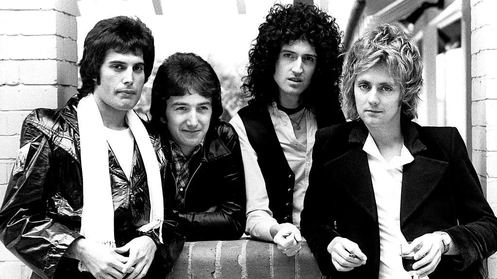 queen-news-of-the-world-1977-press-kit-photo-01-8e60b6-1024