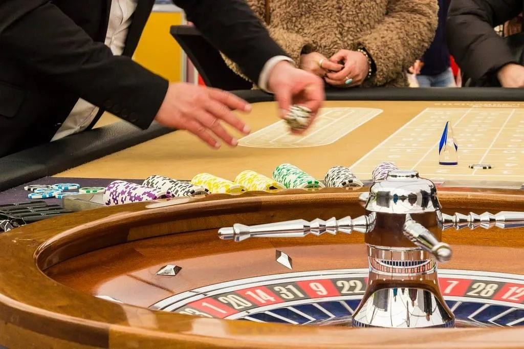roulette-gambling-game-bank-business-finance-4e46db-1024