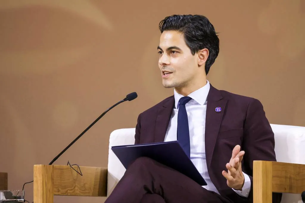 53387685961_b235a75cf3_b