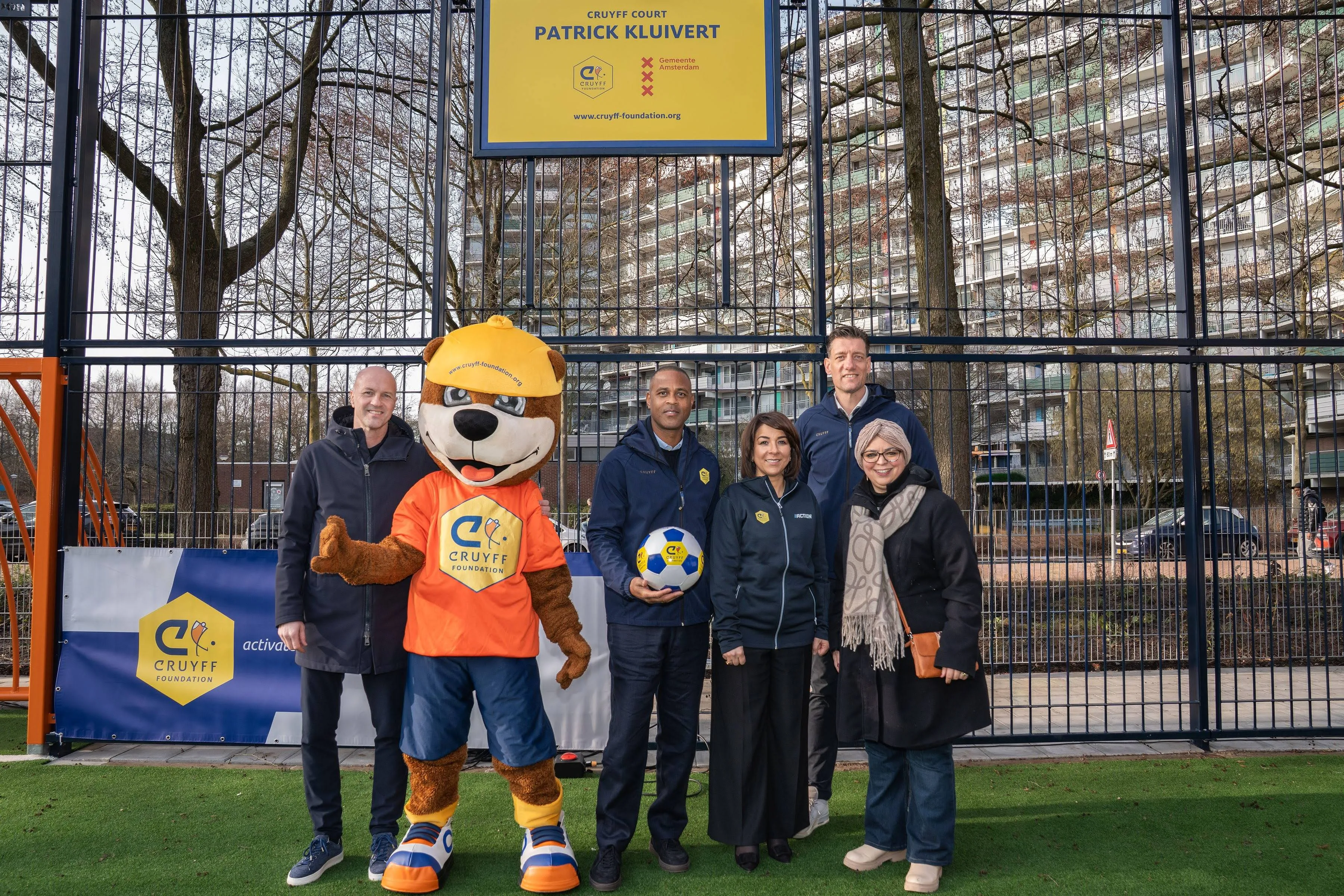 Opening-Cruyff-Court-Patrick-Kluivert--Marielle-van-Opbergen-12-