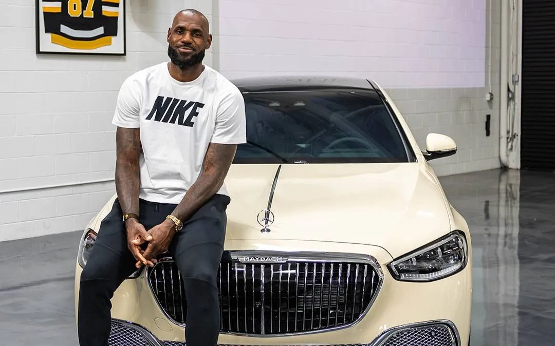 When @kingjames shapes his personal Mercedes-Maybach, perfection is guaranteed 💯Discover this u