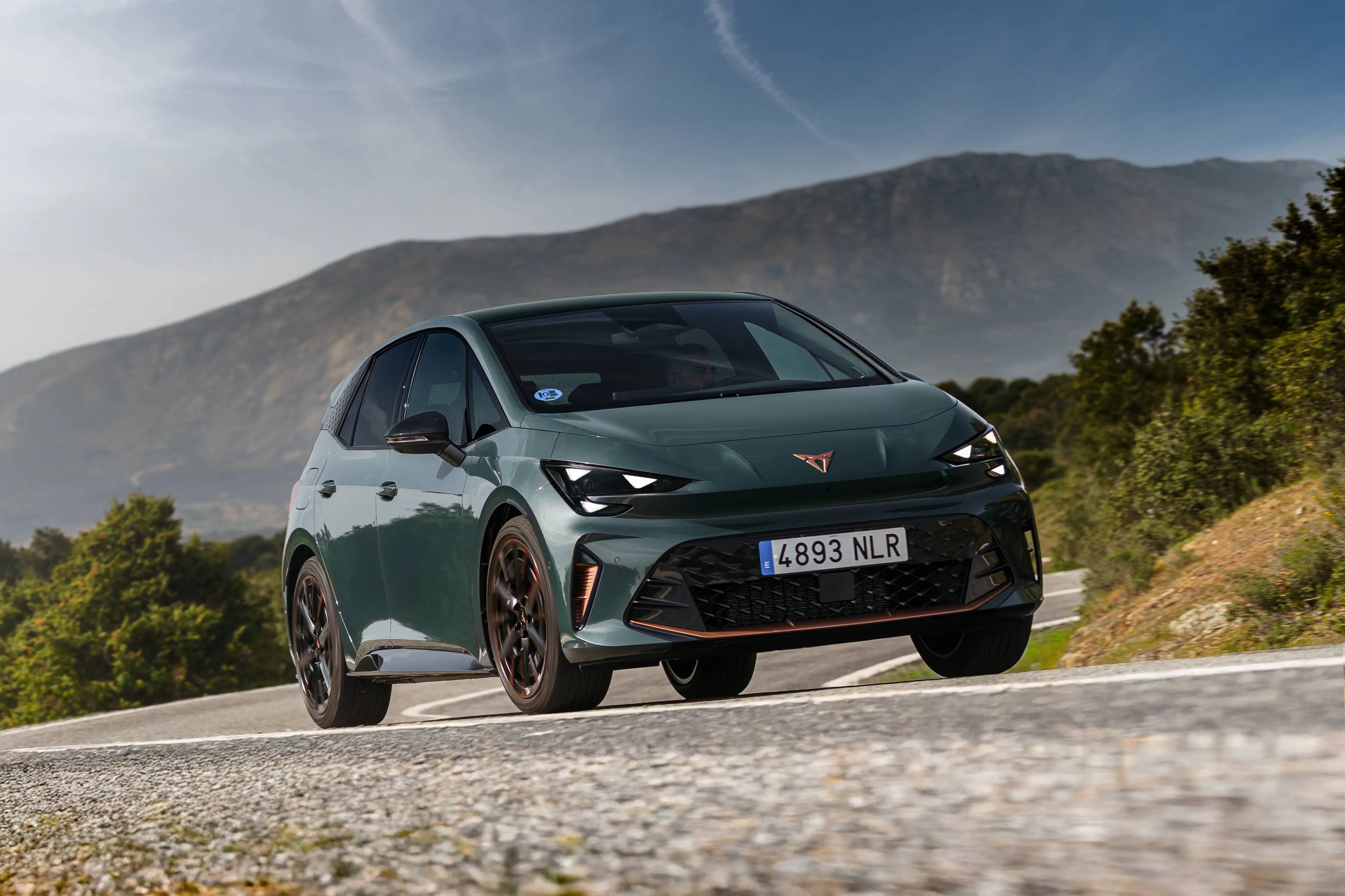 NEW CUPRA BORN VZ_DARK FOREST_005