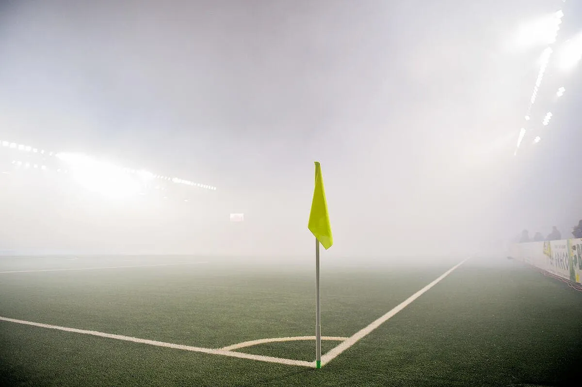 amiens reims reporte en raison du brouillard icon belgaimage 132865710271815