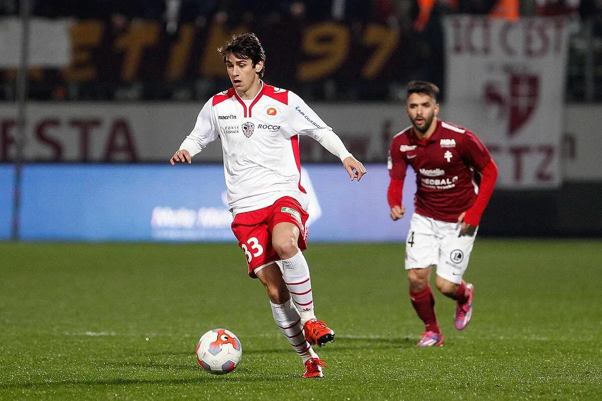 bordeaux l aca voit rouge les girondins se frottent les mains marchetti146342