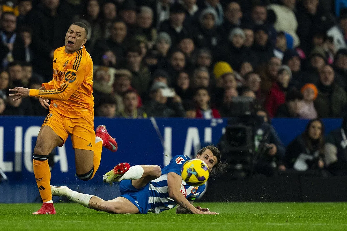 esp mbappe agresse a barcelone le real choque iconsport 251134 0206 387825