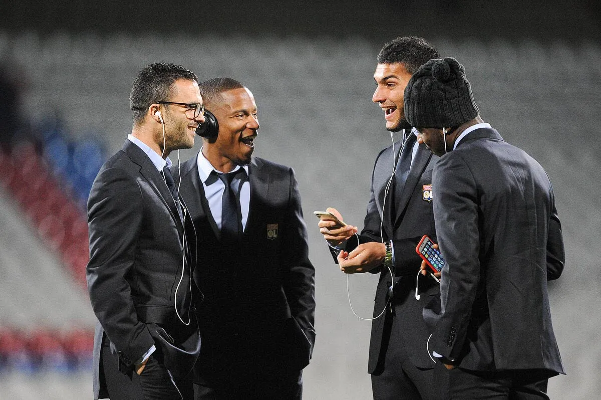 fournier tolisso le vestiaire rose se lache deja sur l ol iconsport jpt 241115 10 09131823