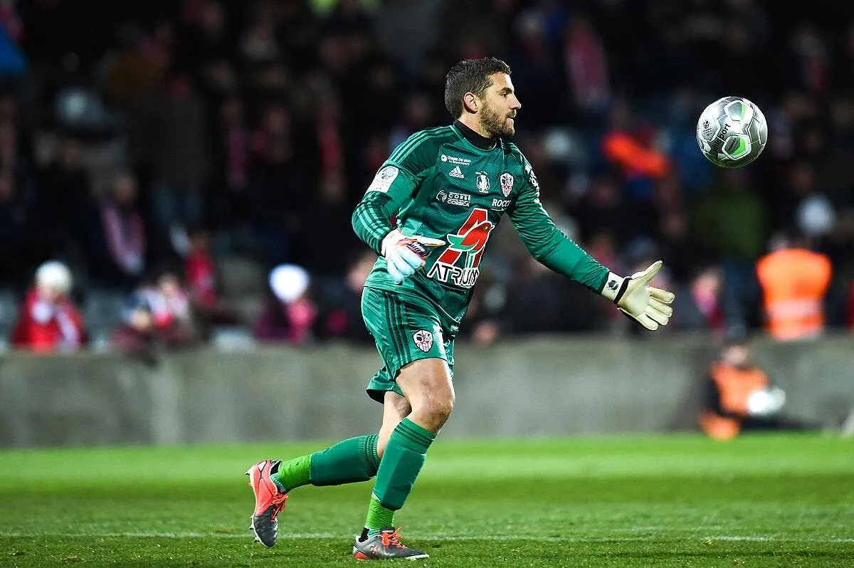 l2 jean louis leca va quitter la corse pour lens icon dim 020218 04 01221033