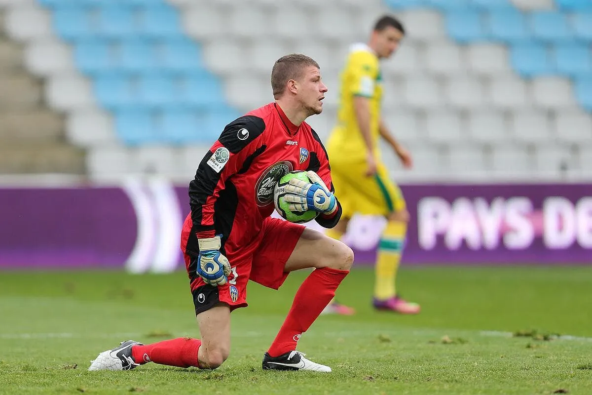 le psg cherche le remplacant de le crom a arles avignon iconsport vmi 090213 701 3158001