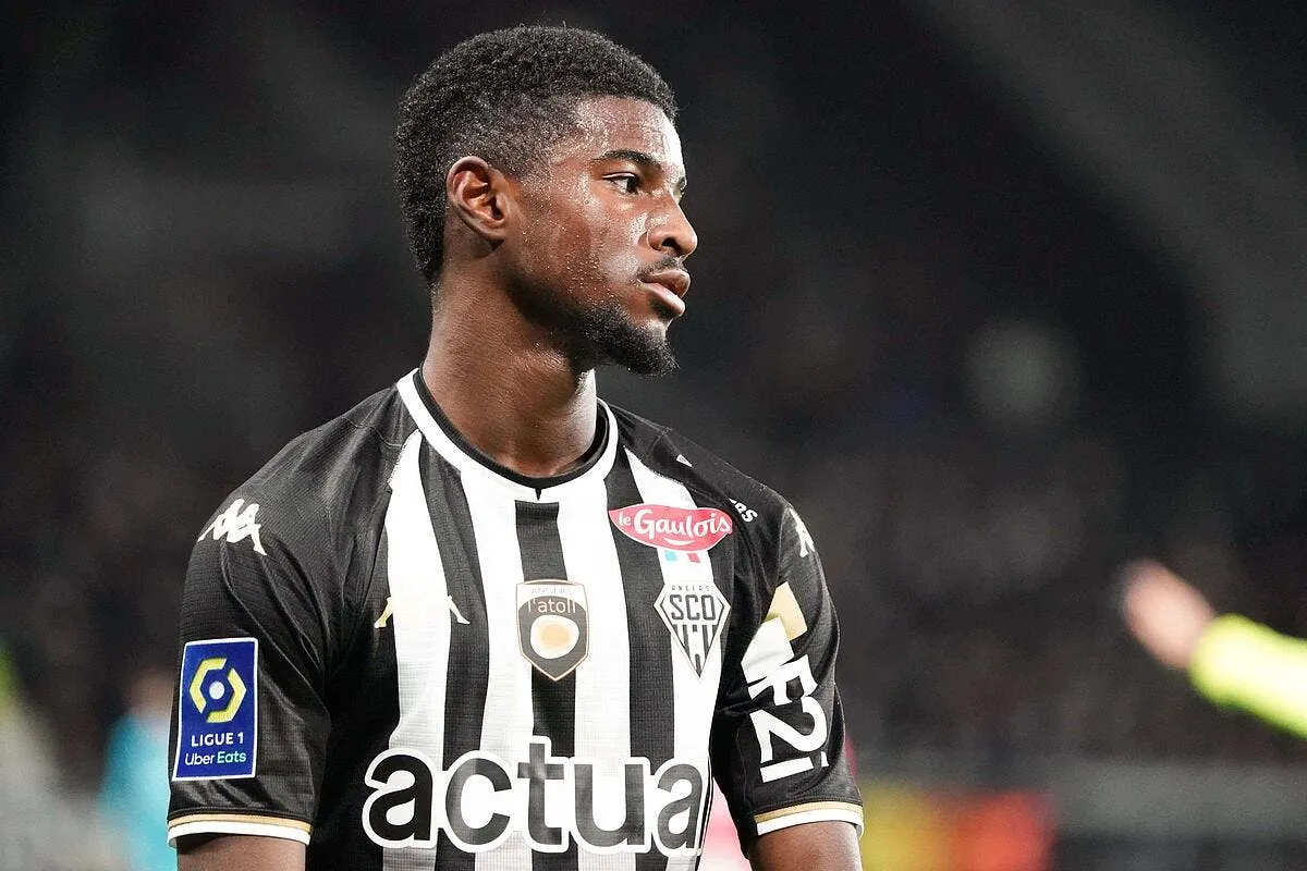 mercato 36 matchs de ligue 1 ce buteur vaut 50 millions d euros icon elscomo 132 330299