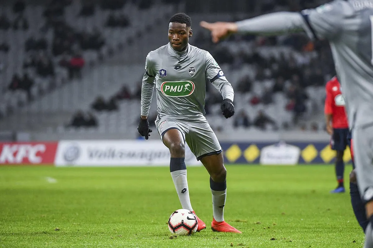 mercato l ol et l asse a ses pieds ce joueur de 16 ans hesite icon alc 070119 45 88244159