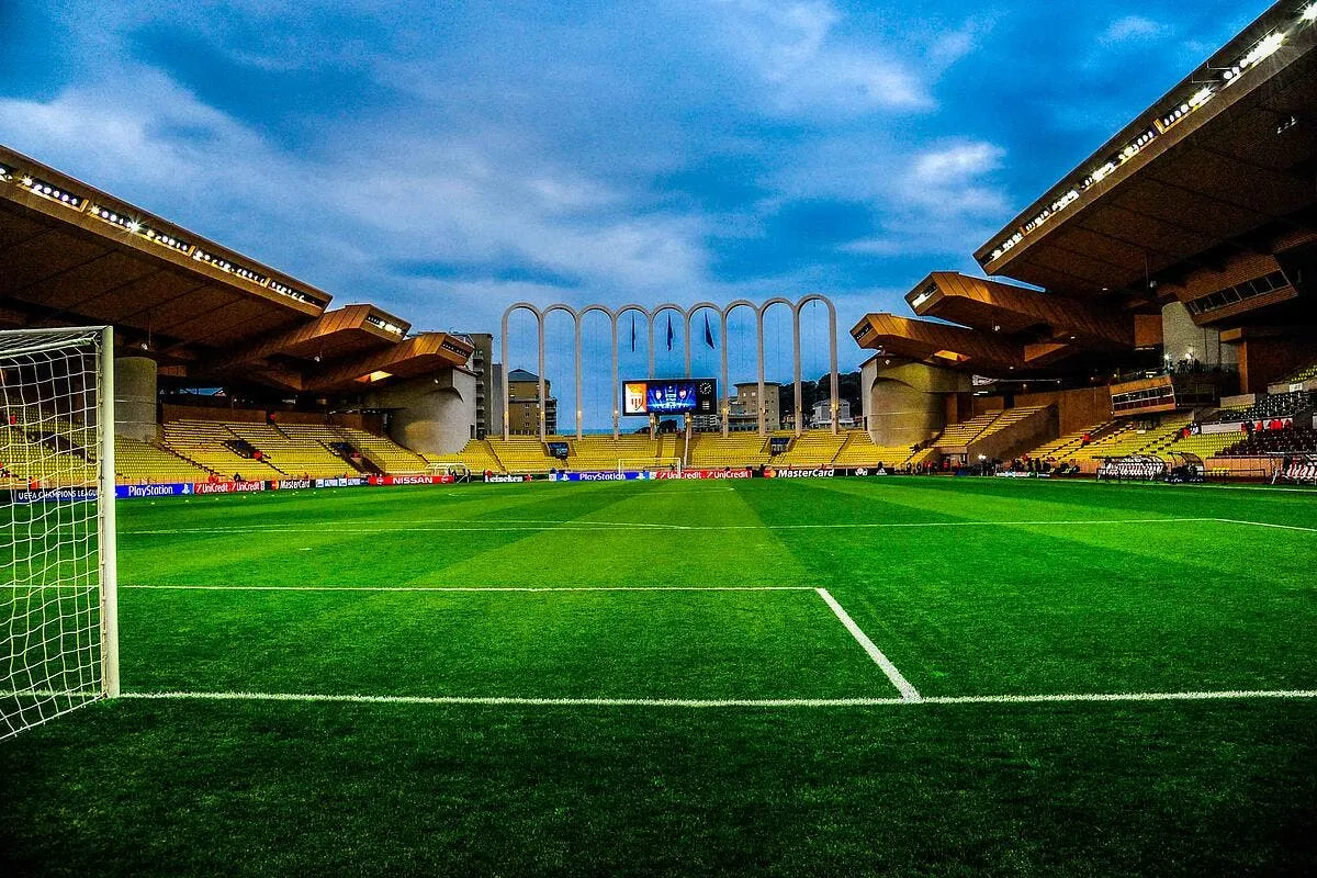 monaco fait le forcing pour remplir louis ii contre l ol iconsport win 170315 09 69122891