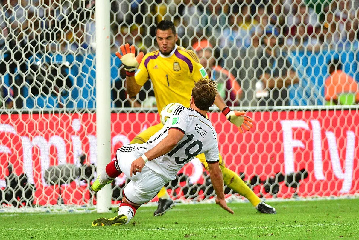 mondial 2014 la chaussure du heros allemand vaut 2me iconsport win 130714 05 1298593