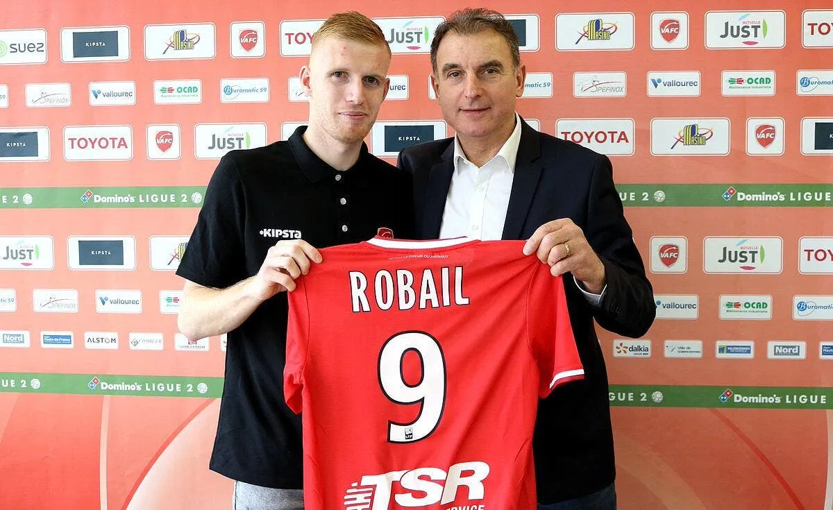 officiel le psg prete un milieu offensif a valenciennes robail 1208011