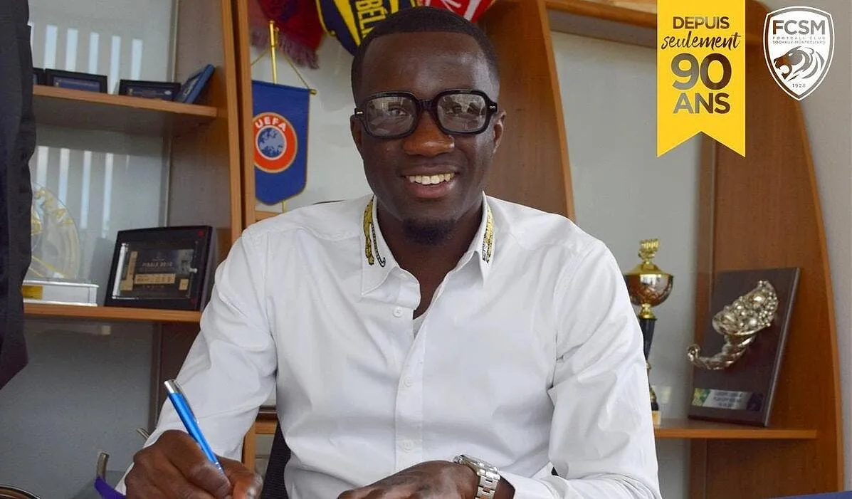 officiel lyon prete elisha owusu en ligue 2 elisha222327