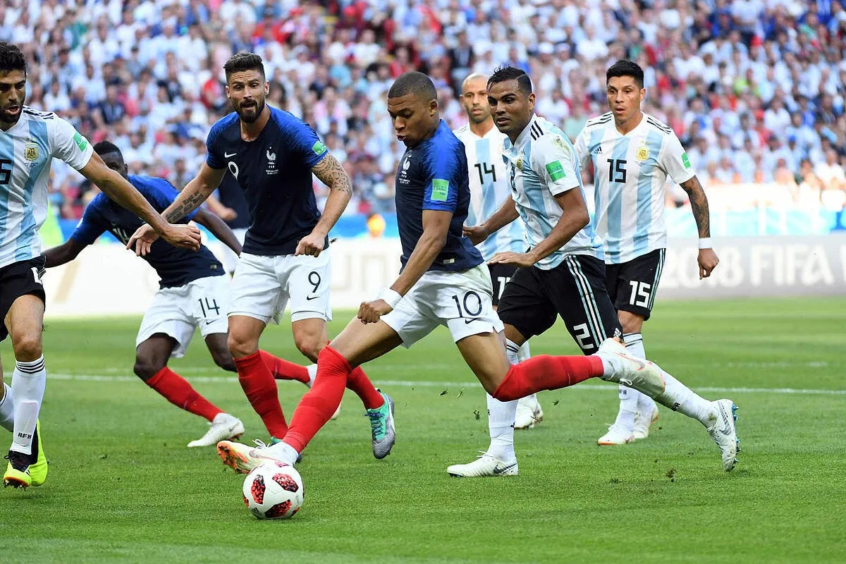 psg di maria frappe par le karma c est mbappe qui rigole icon dib 300618 86 87240621