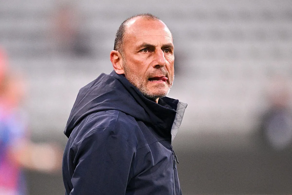 caen der zakarian craque contre l arbitre iconsport 256432 0026 390819