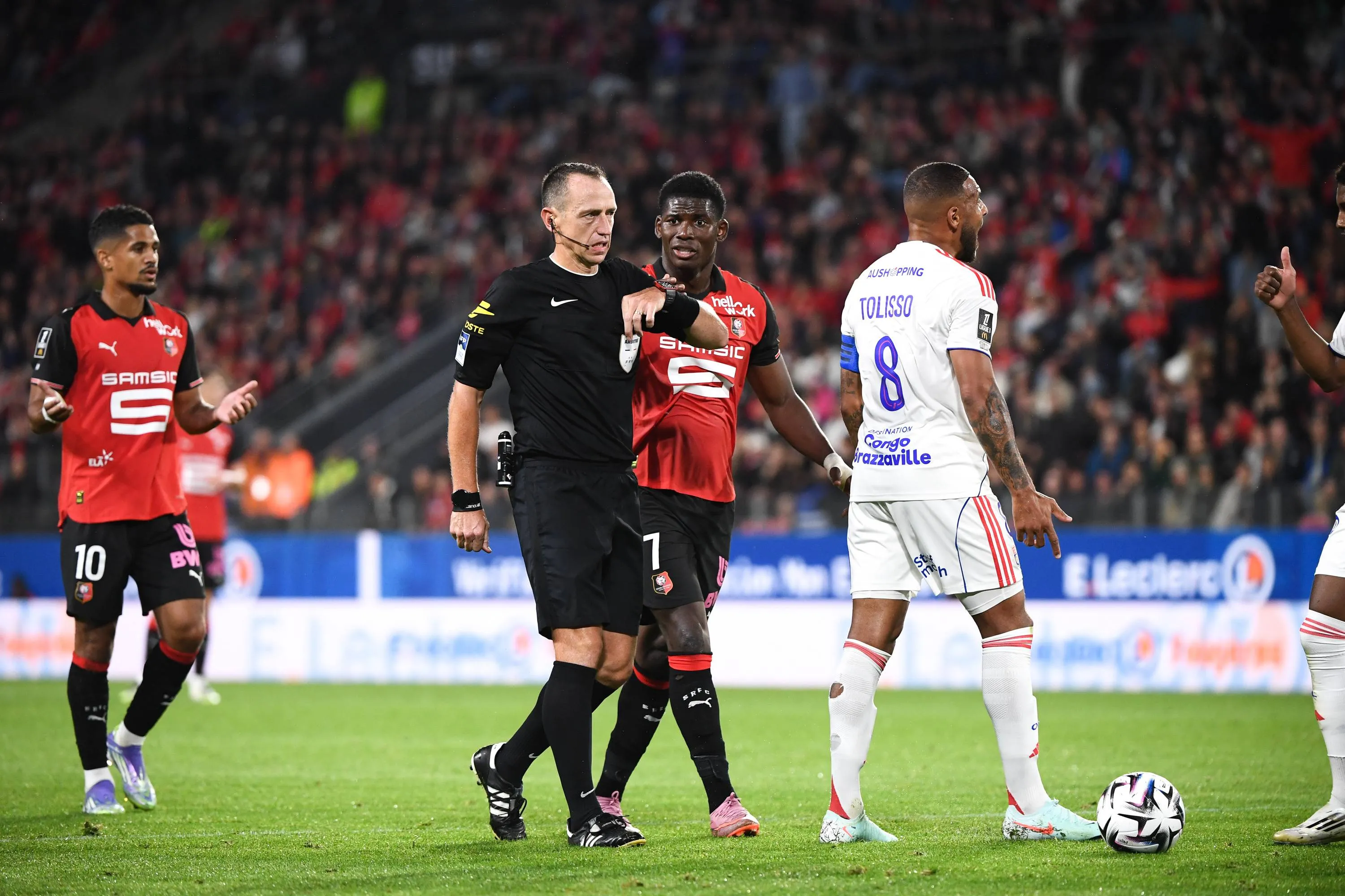 Rennes-OL : Rouge oublié, Buquet se fait incendier