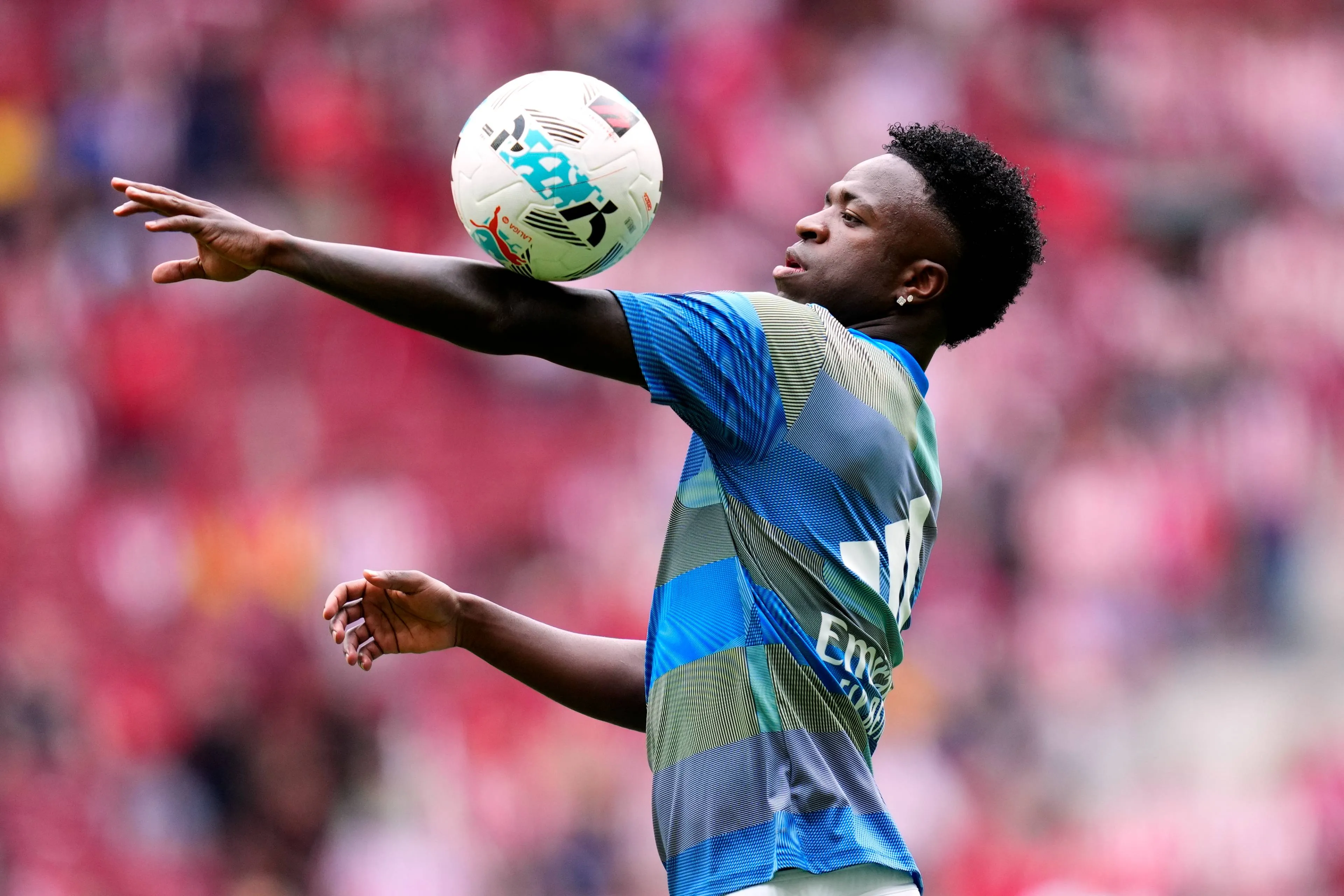 Vinicius menace le Real de signer au PSG