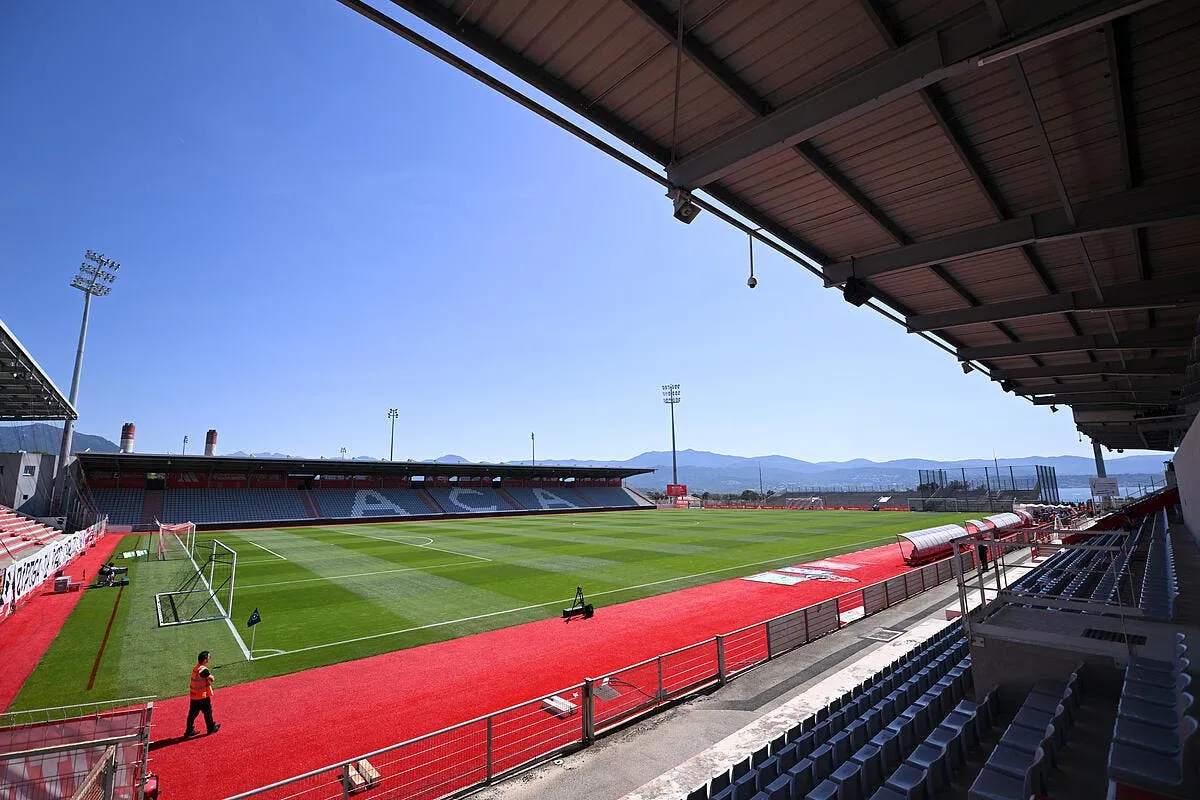 l ac ajaccio depose le bilan 180 emplois supprimes iconsport 209142 0243 397439