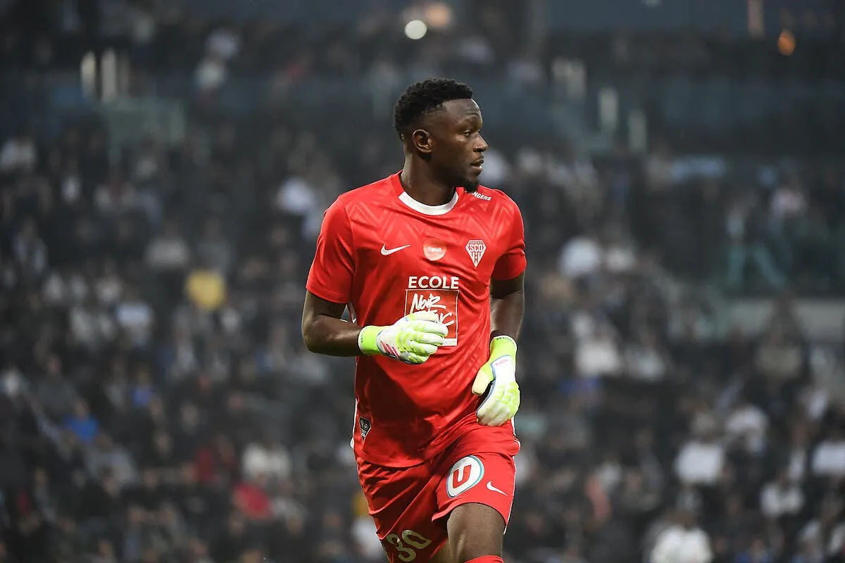 leeds passe a l attaque pour yahia fofana iconsport 259811 0053 395080