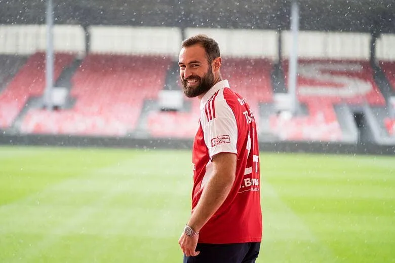 lucas tousart signe au stade brestois vftousart 08 398234