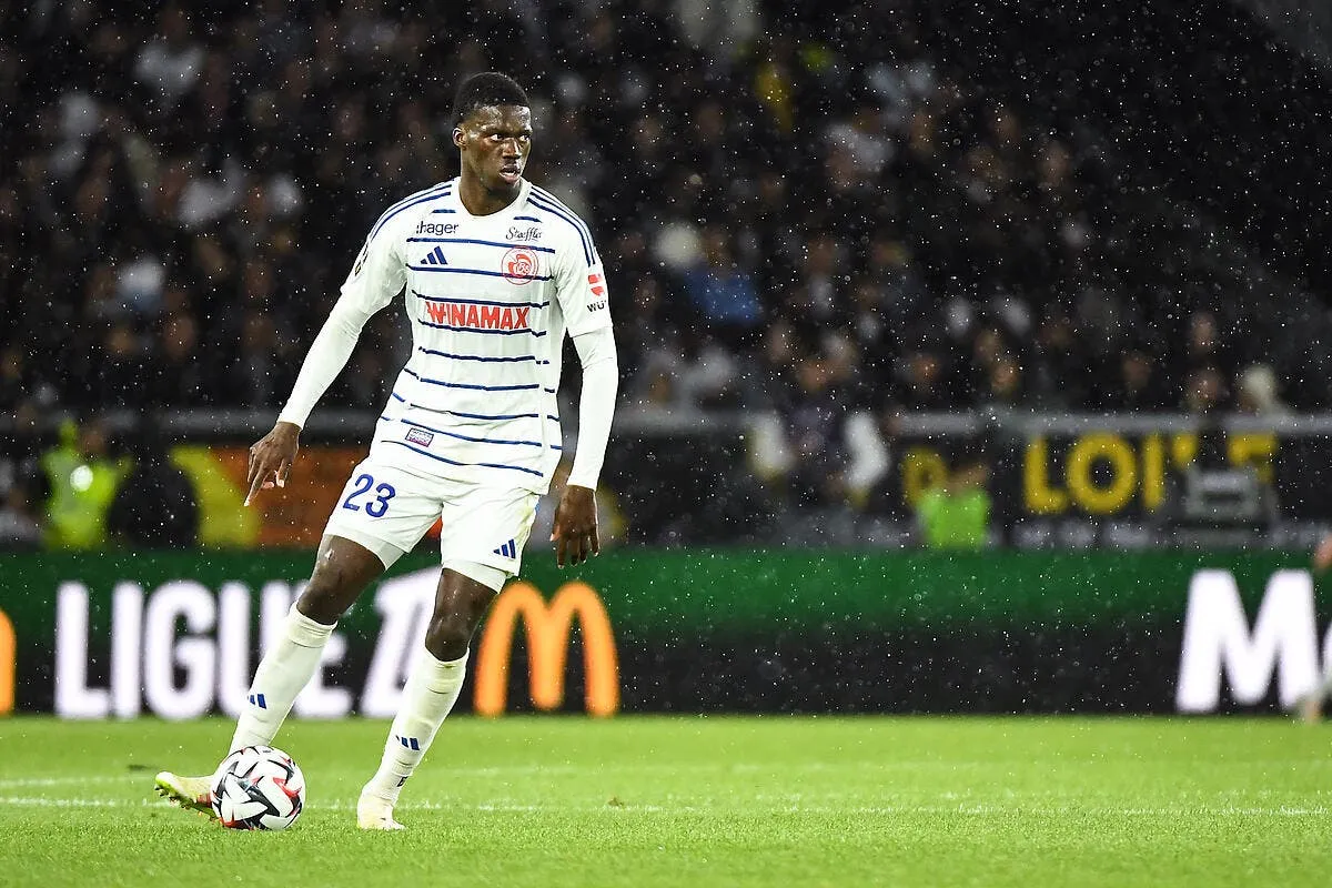 officiel mamadou sarr signe a chelsea jackpot pour strasbourg iconsport 259811 0368 394011