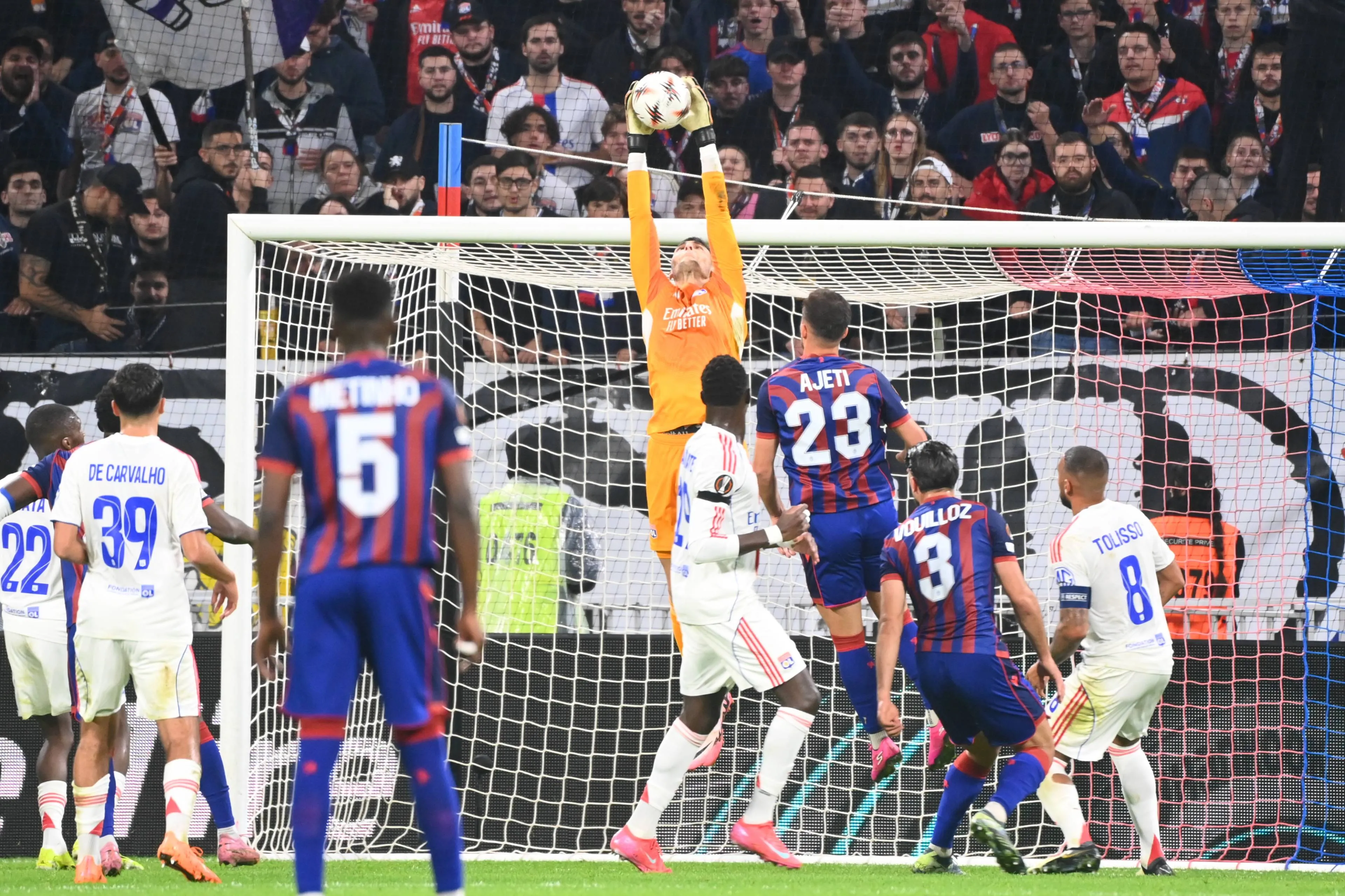 Le héros de l'OL déjà adulé