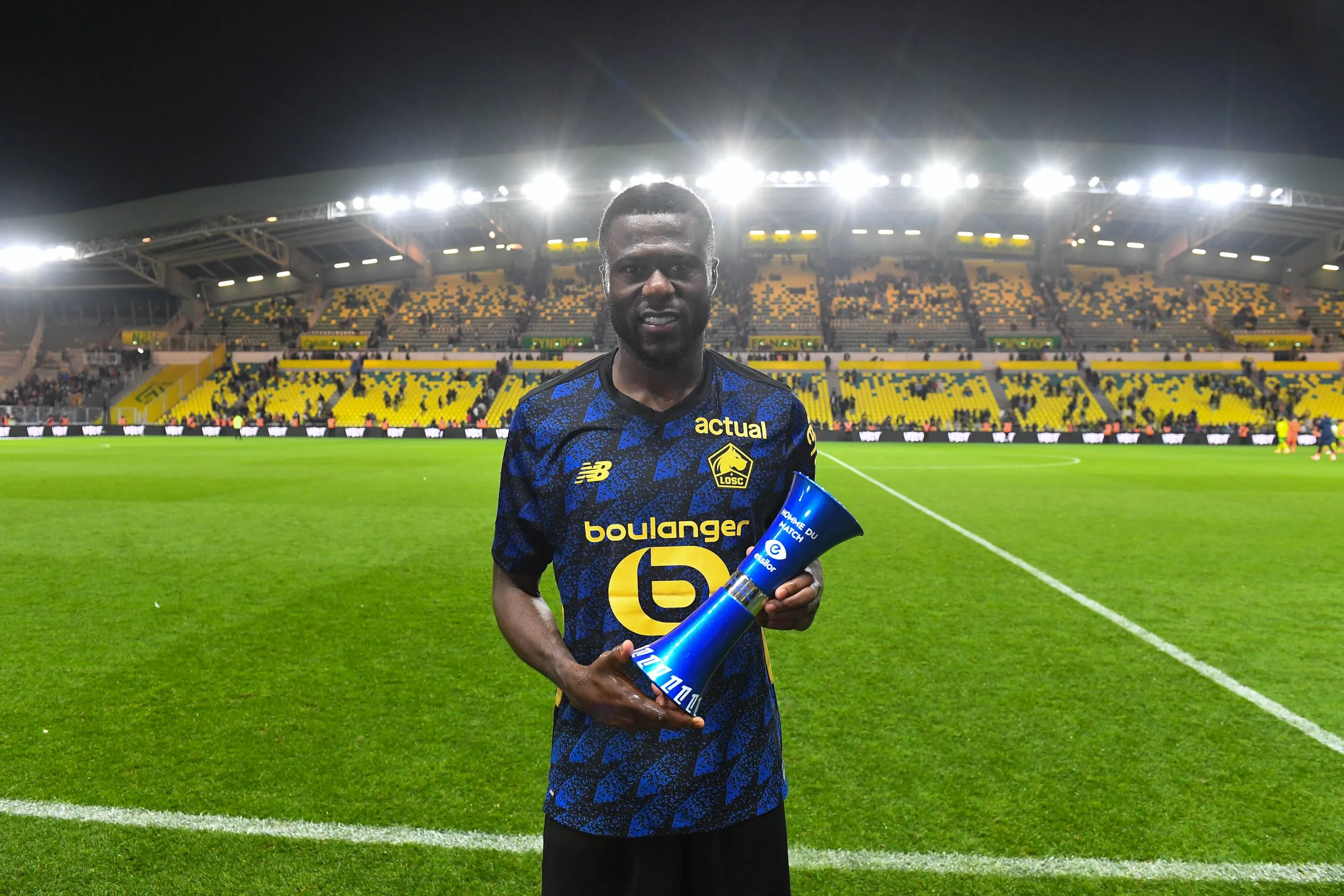 Il porte plainte et remercie l’OM