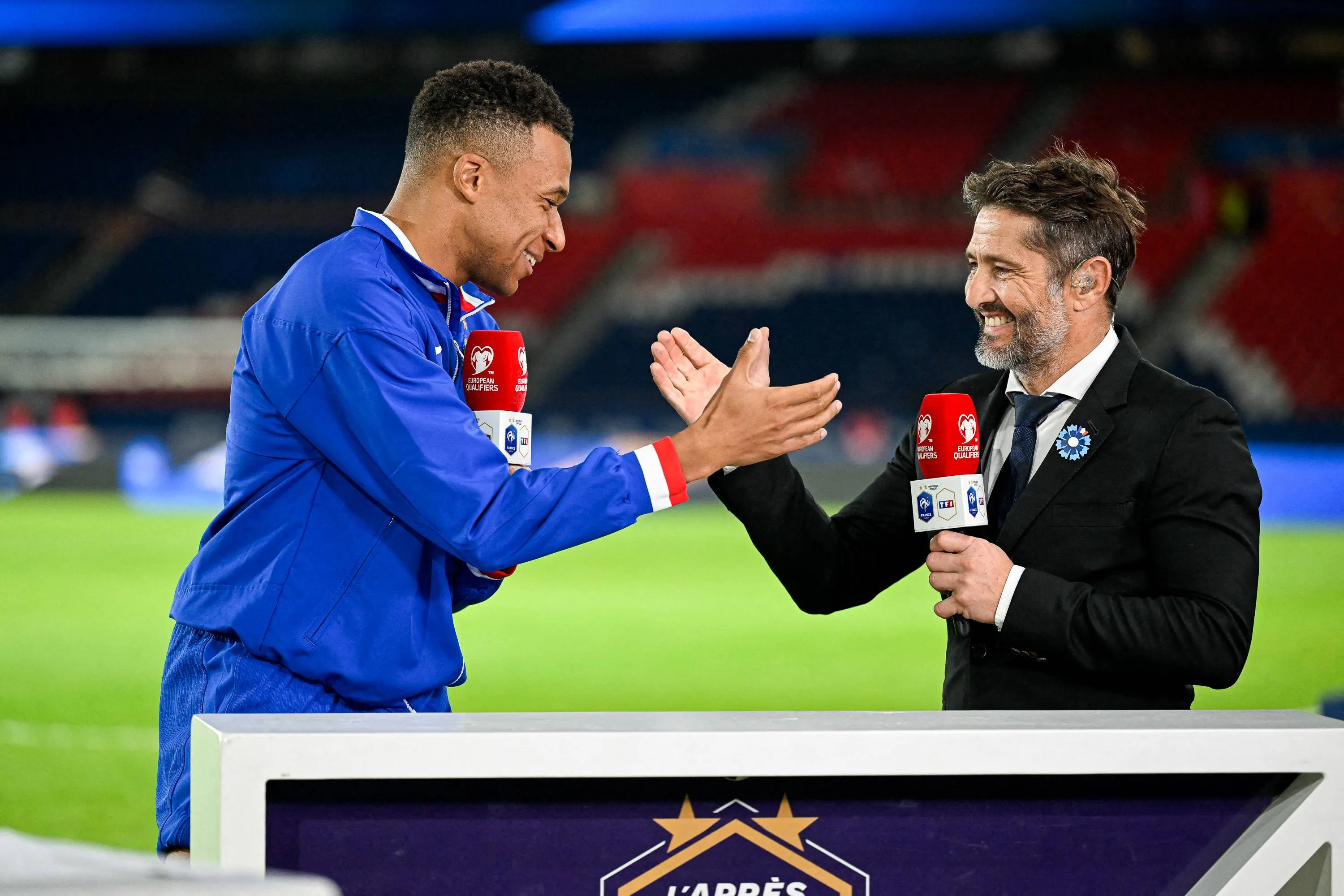 La cheville de Mbappé va mieux, il fait 15 heures de vol