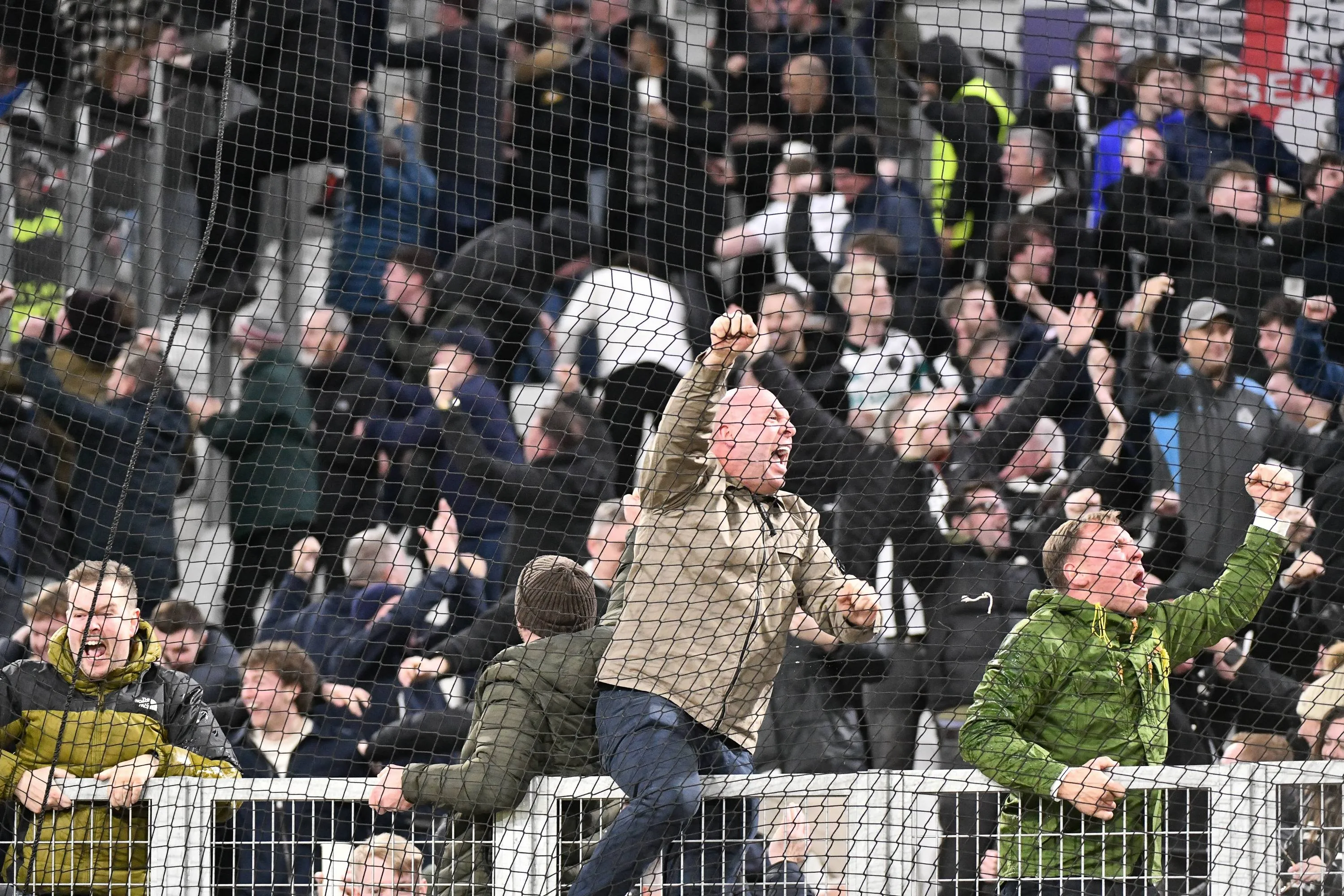 ICONSPORT_278179_0034