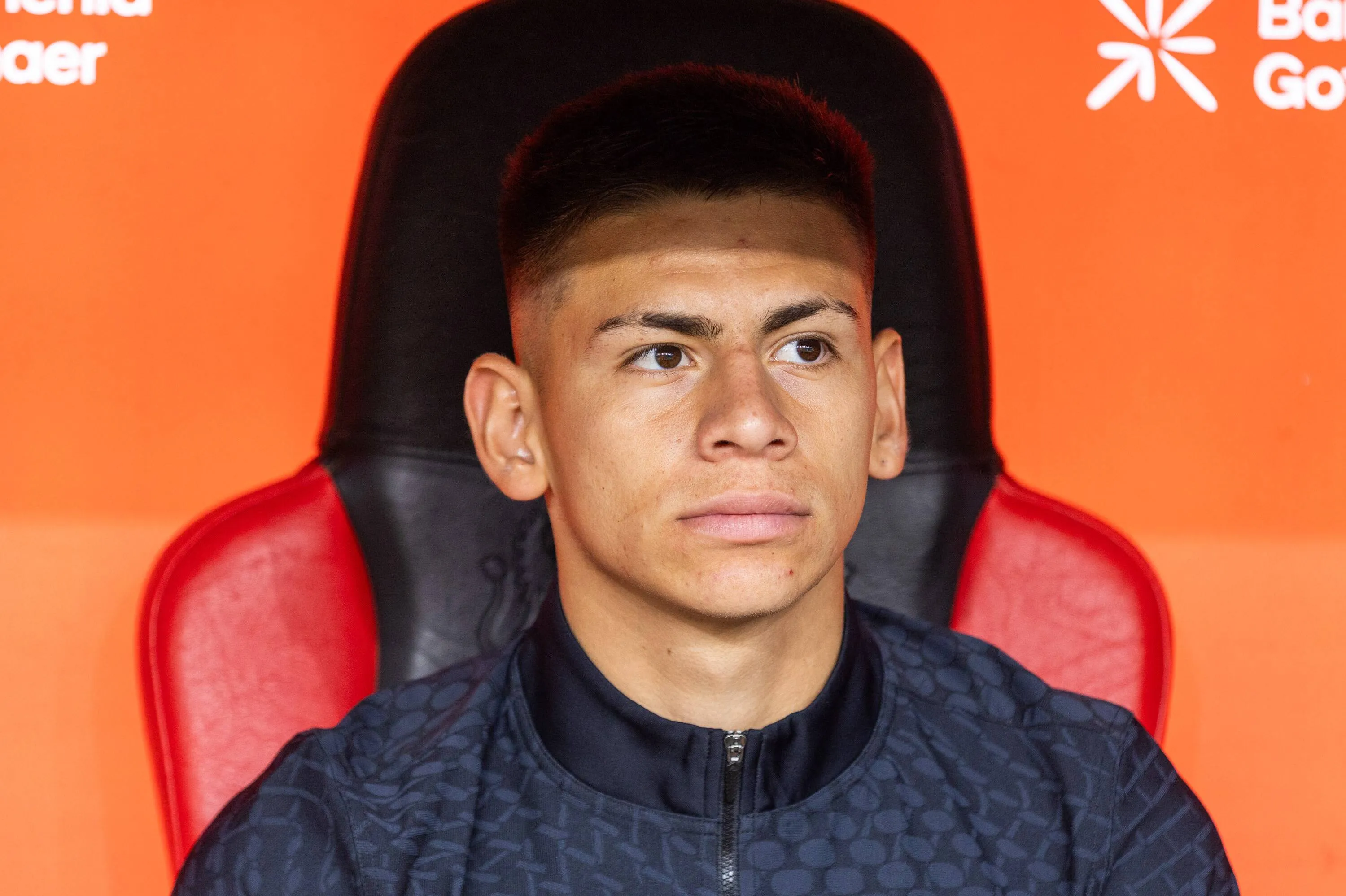 ICONSPORT_271630_0022