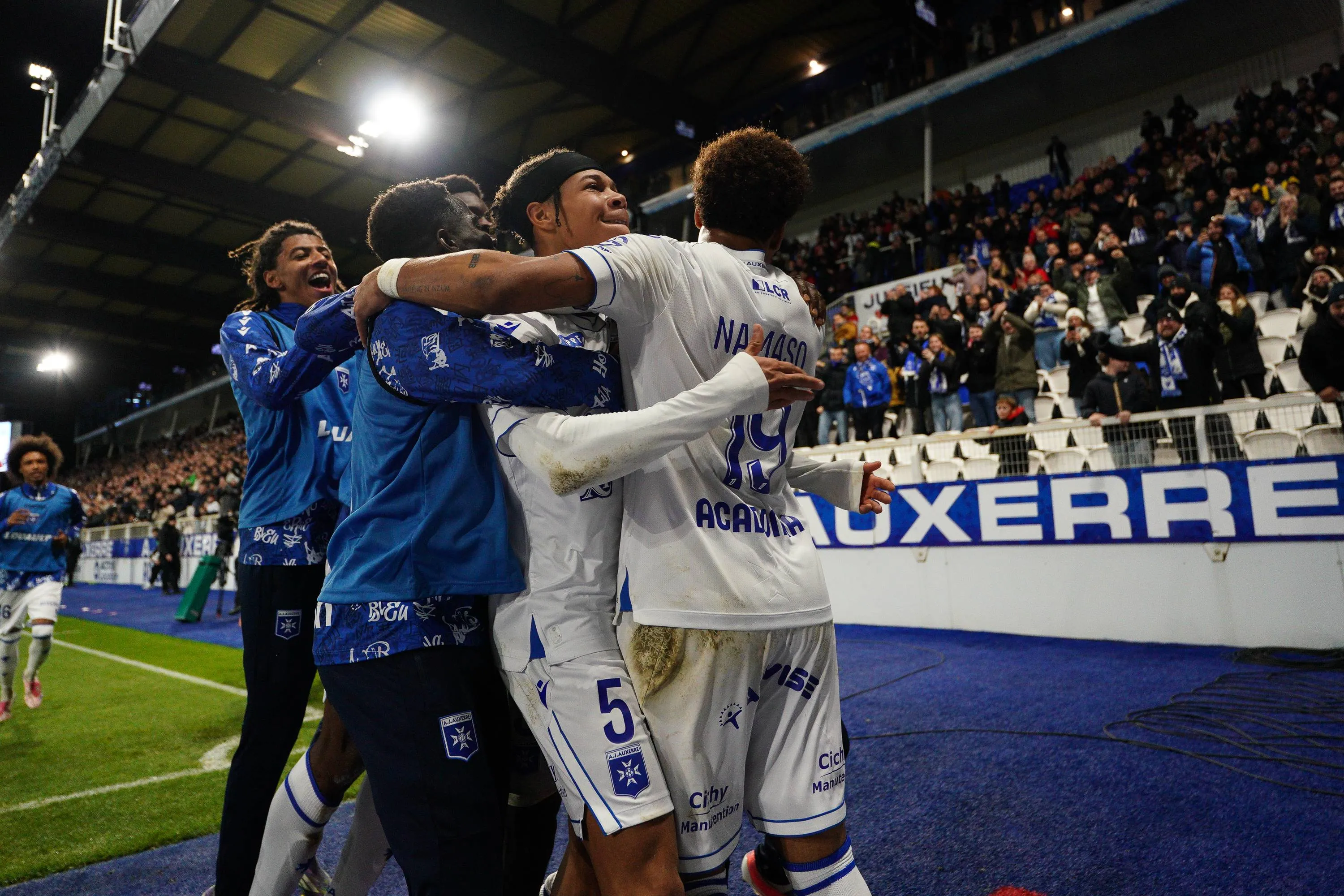 ICONSPORT_279315_0103