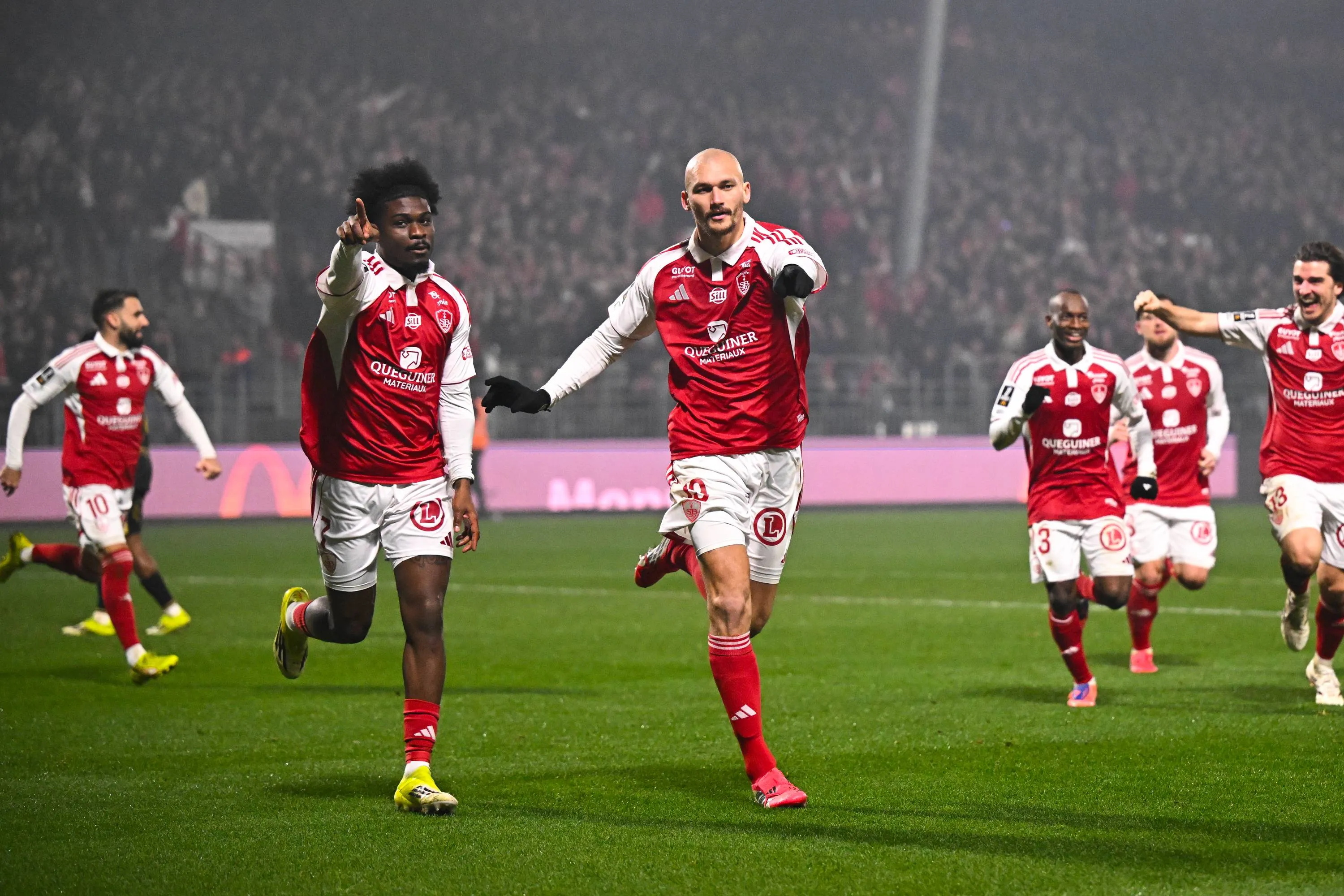 ICONSPORT_310591_0120