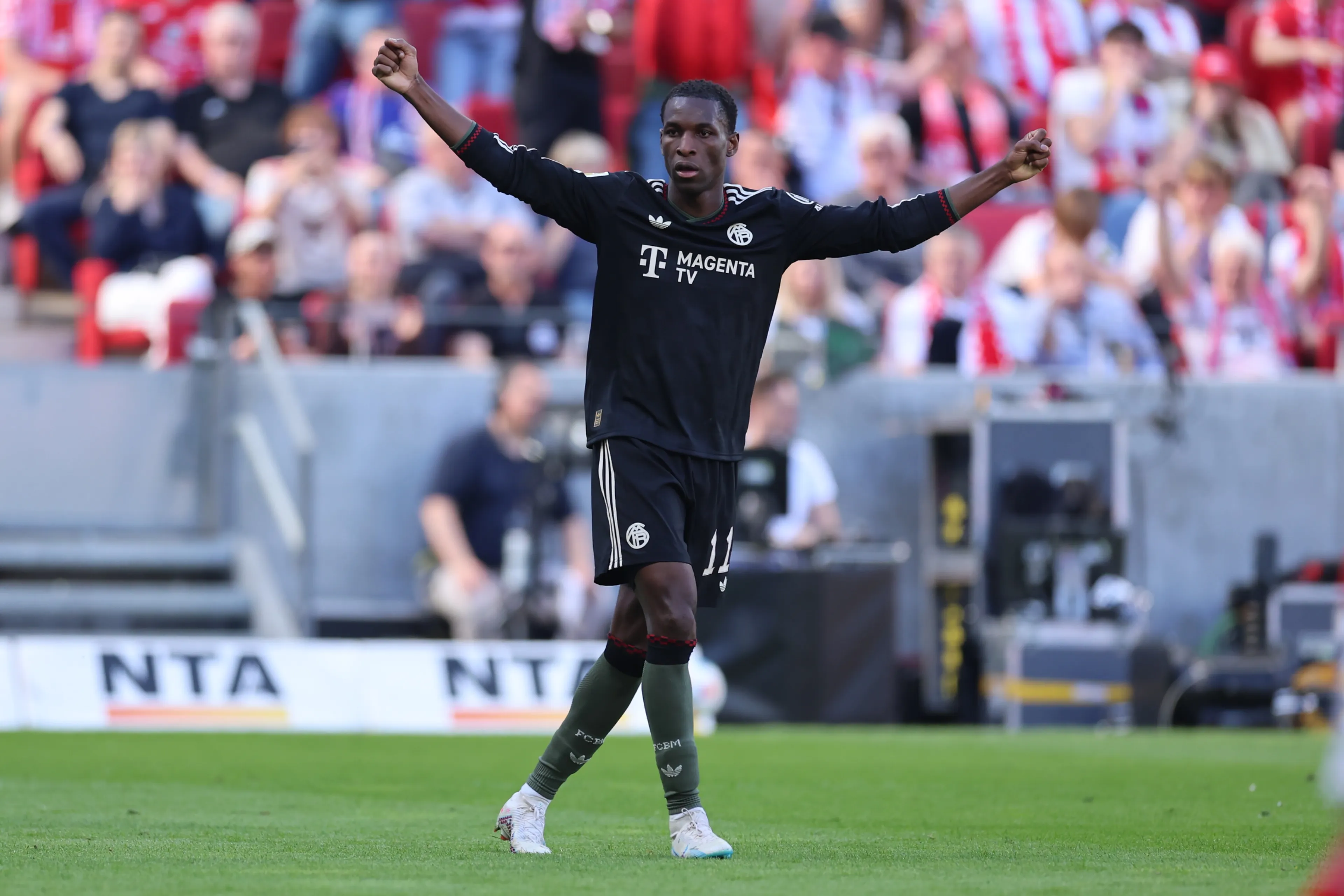 ICONSPORT_365063_0097