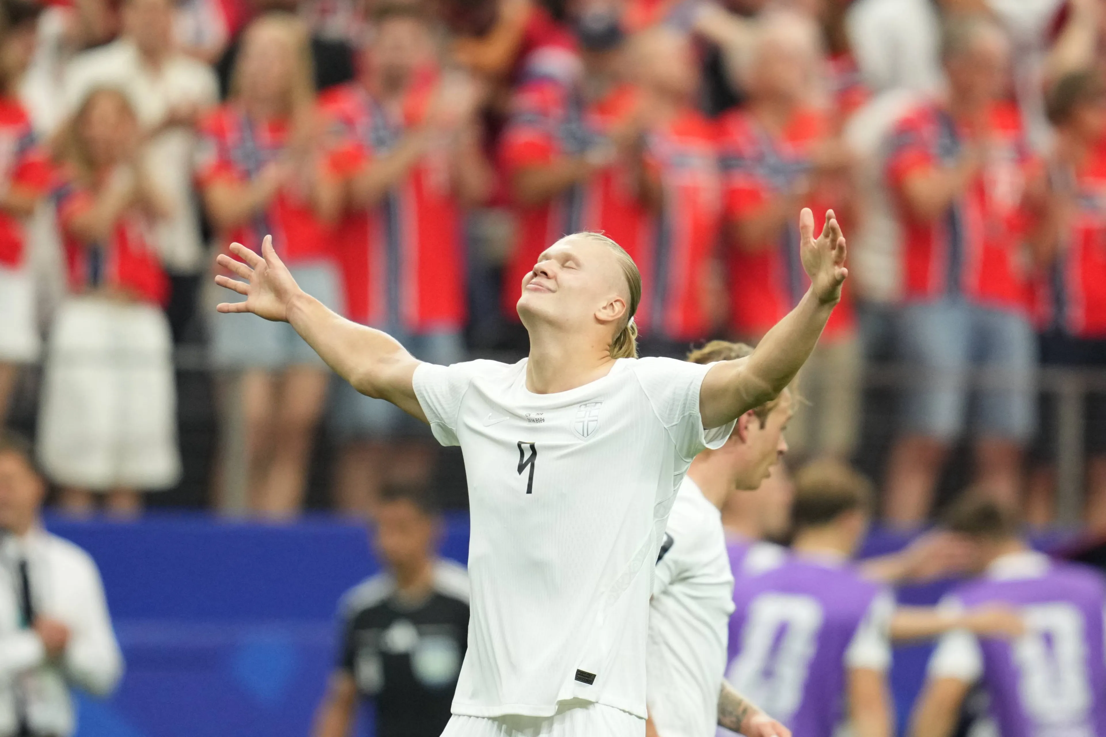 Haaland Envoie La Norvege En 18e De Finale