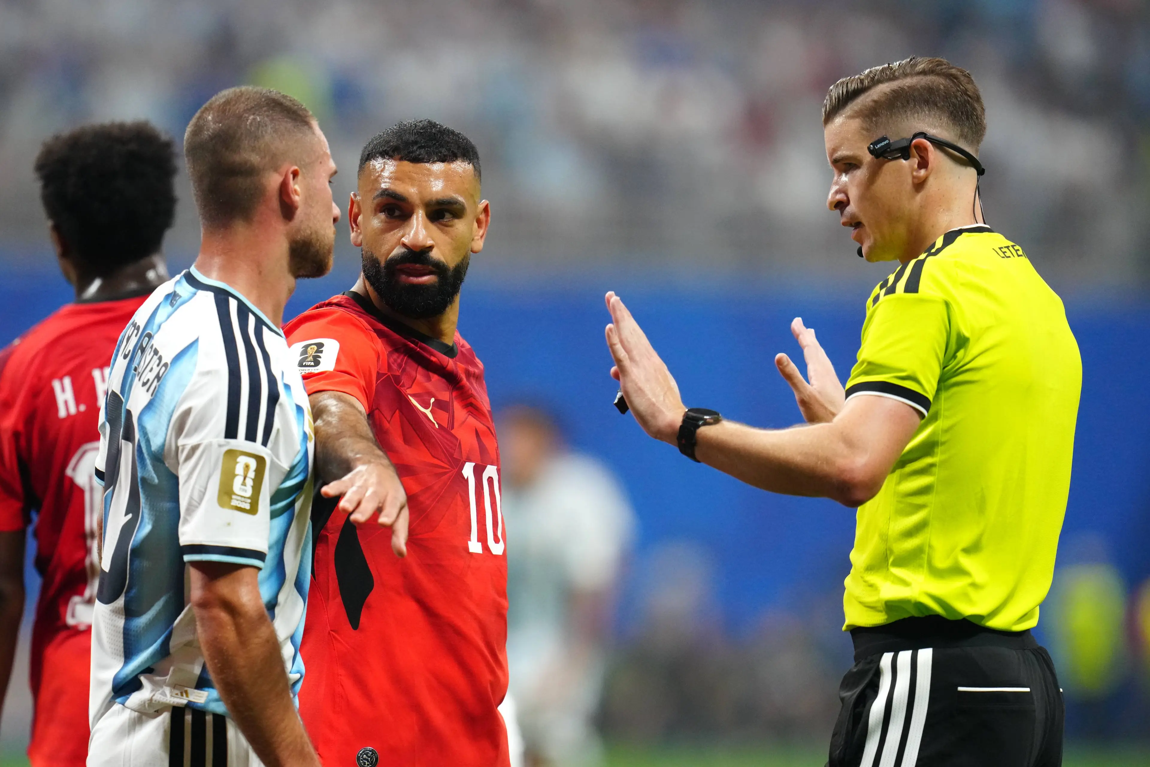 Un Arbitre Accuse La Fifa Davoir Flingue Francois Letexier