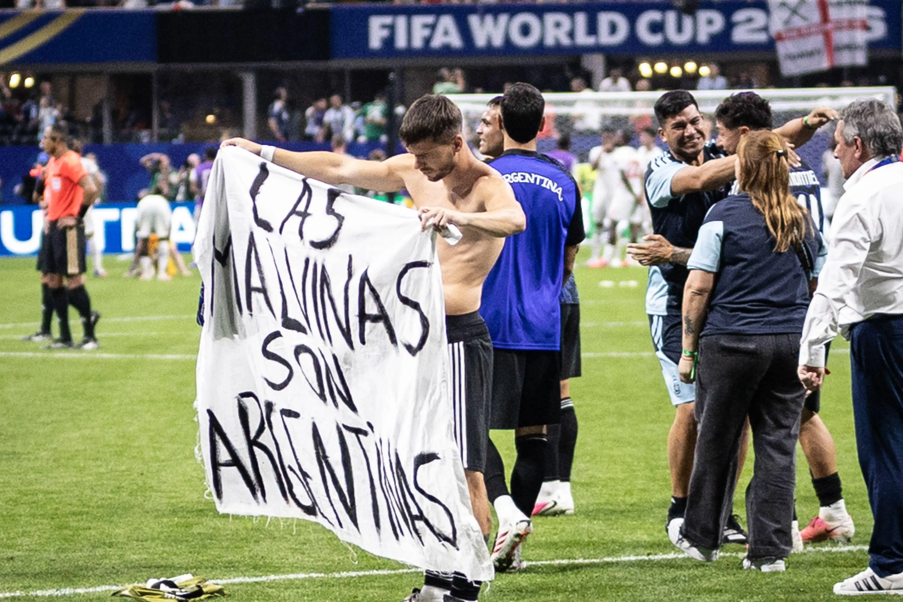 Langleterre Ecrit A La Fifa Lionel Messi Et Dautres Joueurs Vires