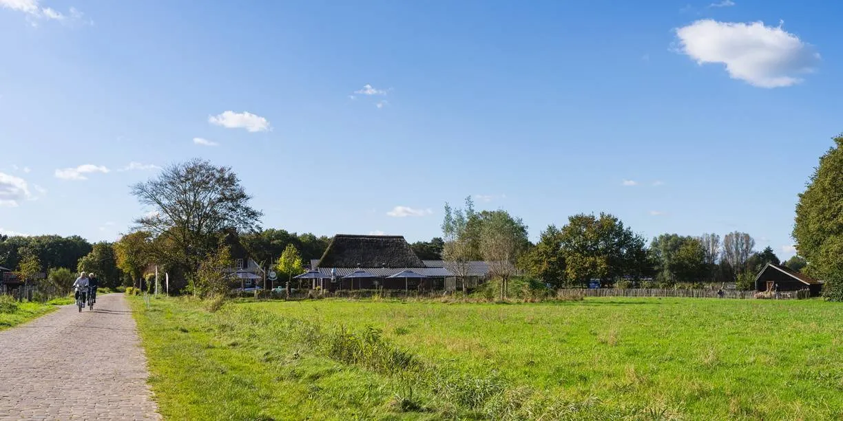 fietsen in loon op zand