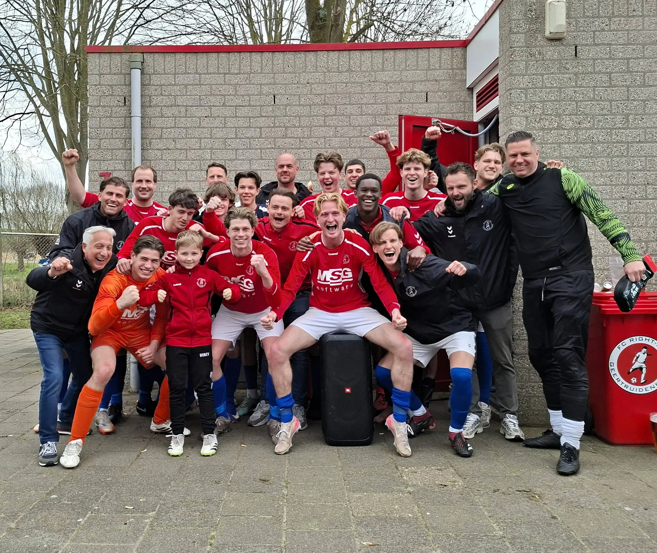 Teamfoto FC Right Oh