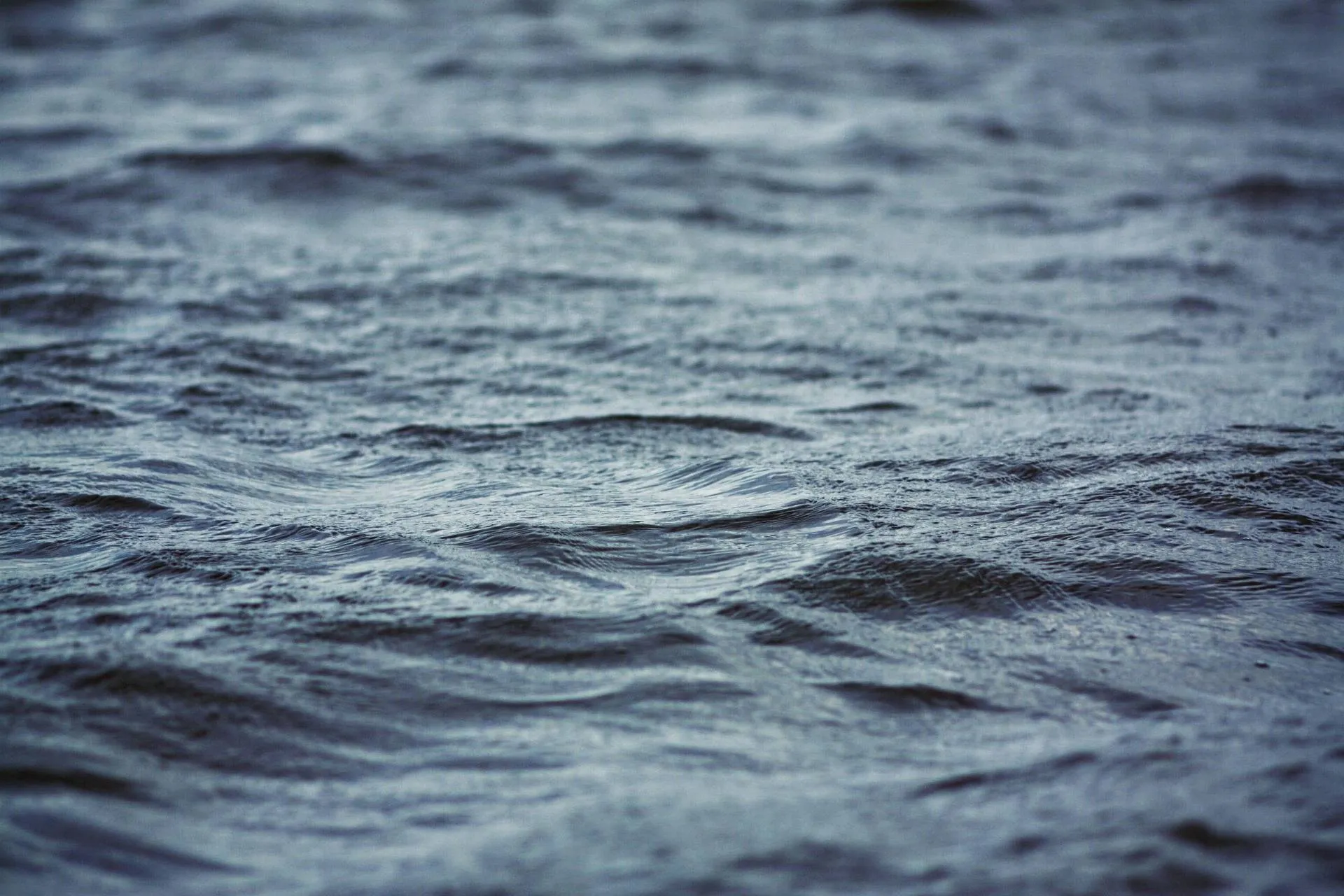 742787-water-824418_1920