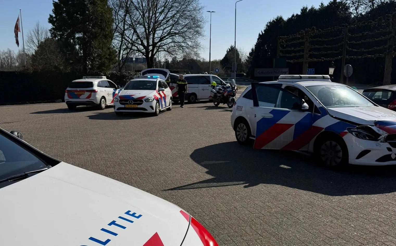 baa6bdd8-7e69-4ebe-8c96-01b25a31592f