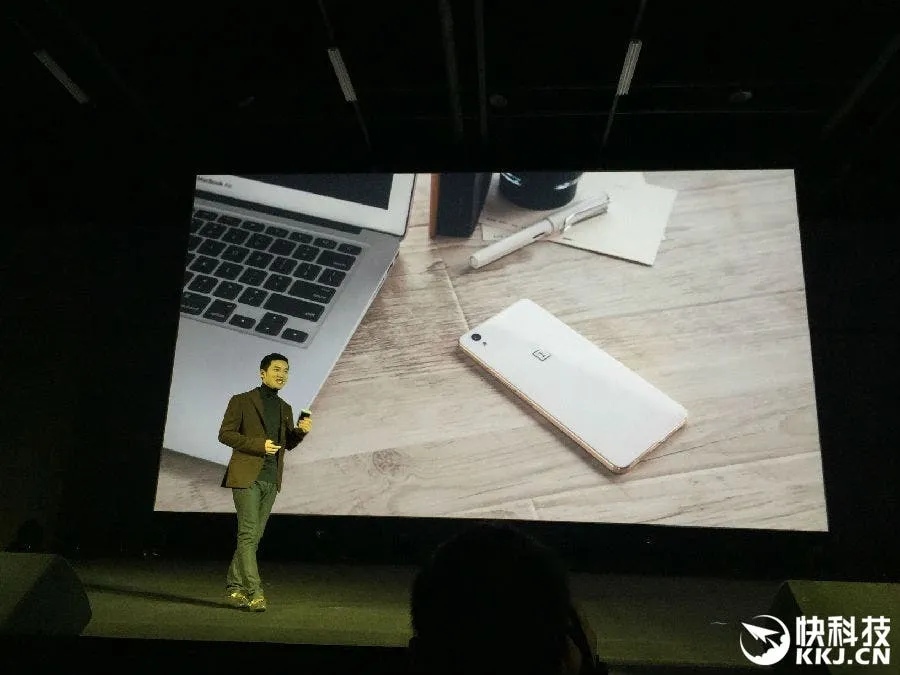 af7966c4bc9946f8a53ca7704f0adc87