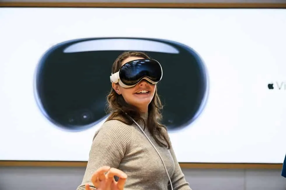 apple vision pro availability customer demo