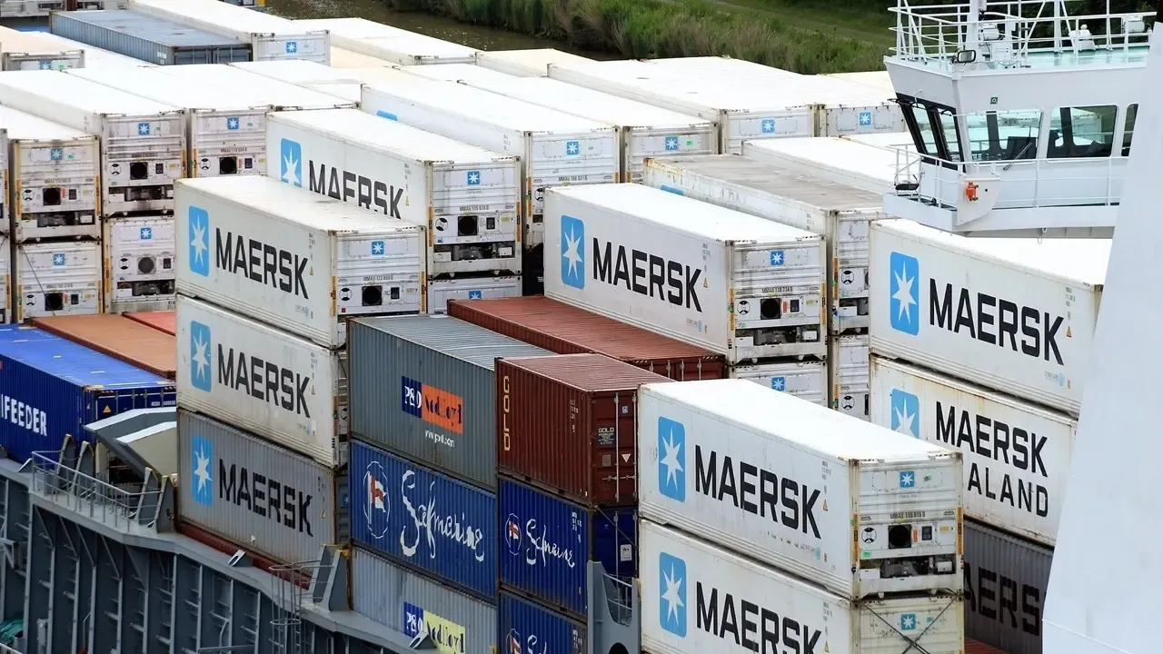 containers on a ship credit pixabay