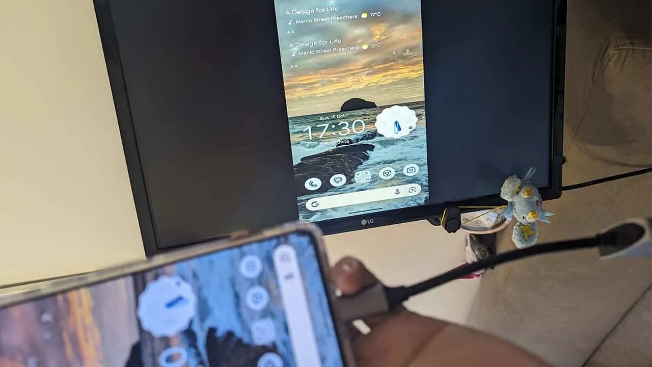 google pixel 8 displayport output