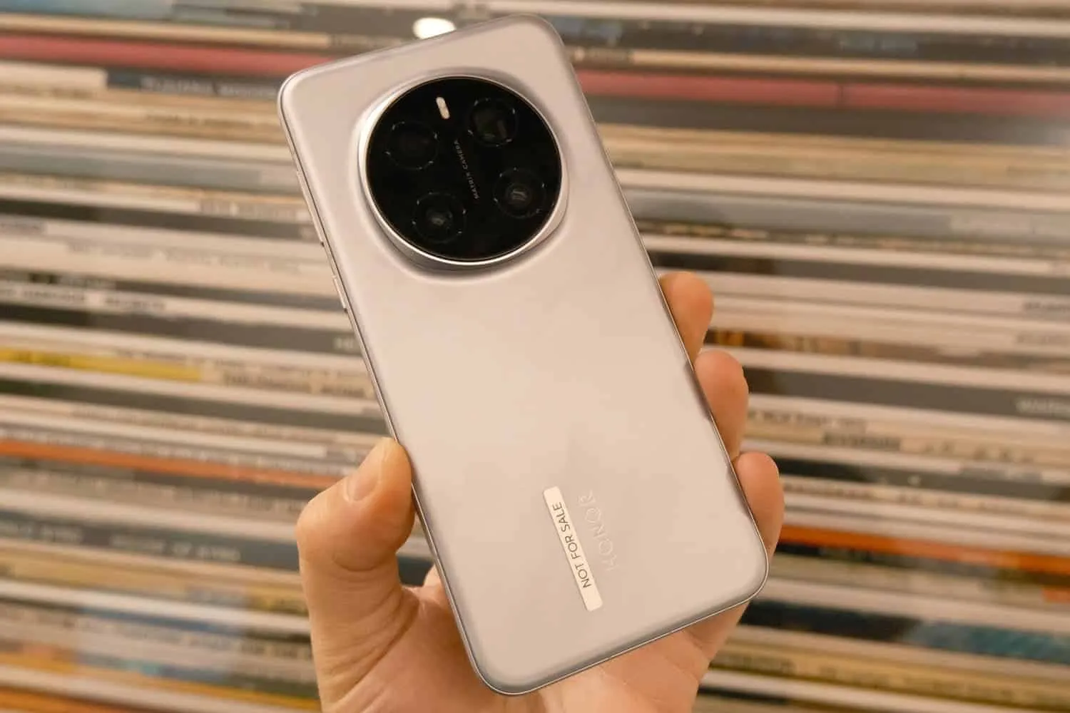 honnor magic 7 pro china in hand front